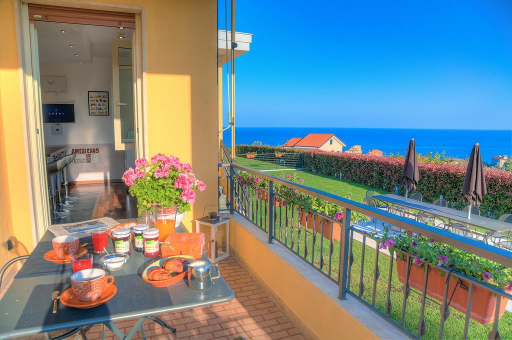 Appartamenti Villa Il Poggiolo Diano Marina Exterior foto