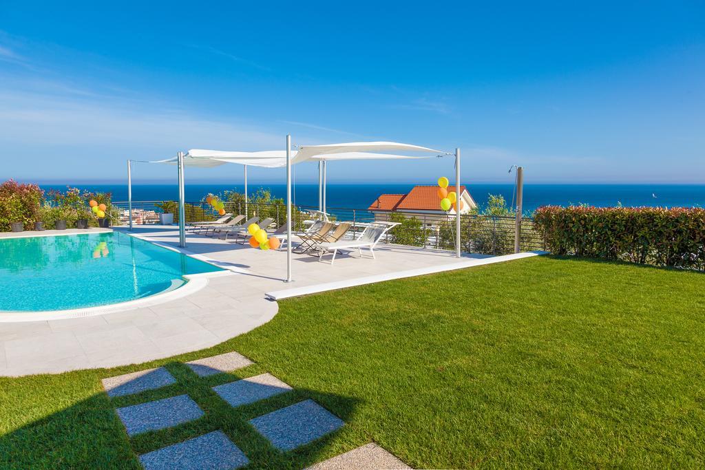 Appartamenti Villa Il Poggiolo Diano Marina Exterior foto