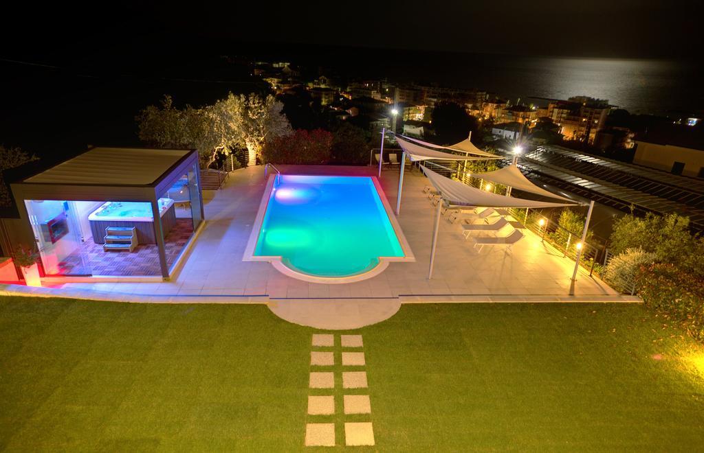 Appartamenti Villa Il Poggiolo Diano Marina Exterior foto