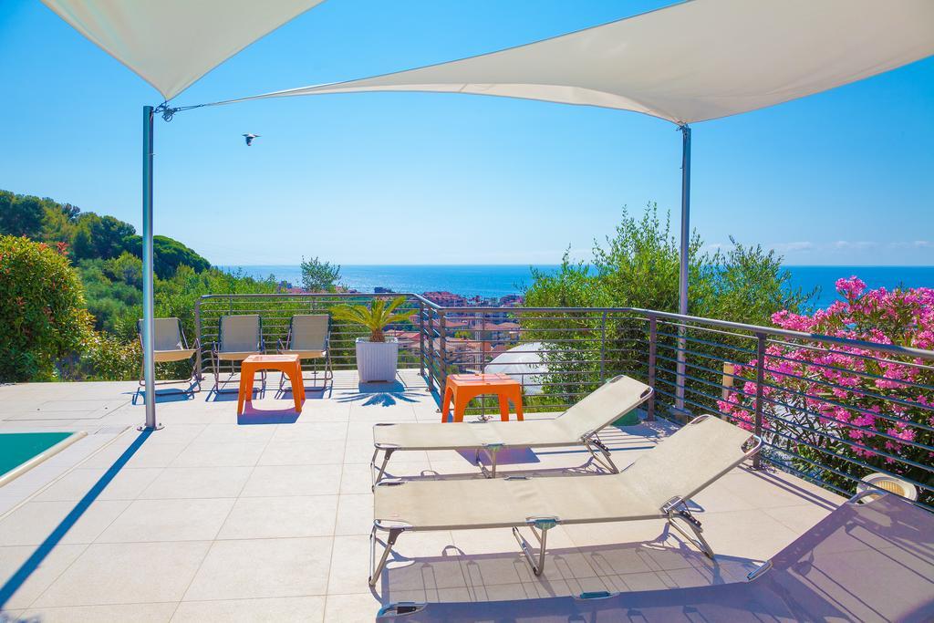 Appartamenti Villa Il Poggiolo Diano Marina Exterior foto